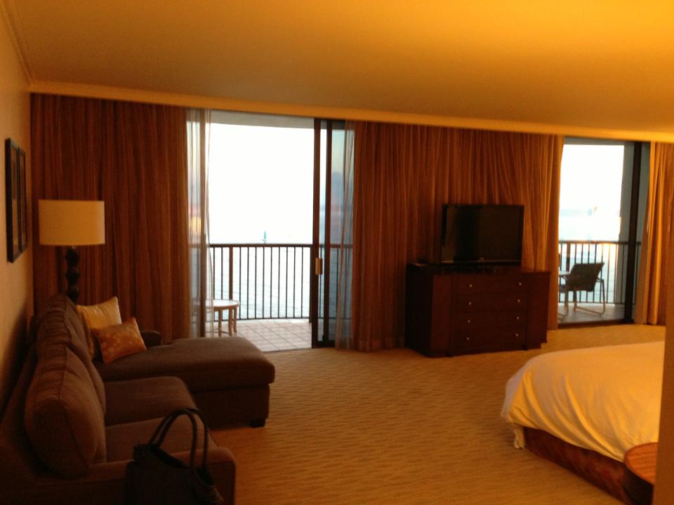 Walk past entry area to see large room with two lanais.